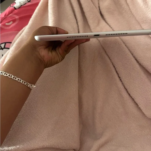 Apple iPad,Silver, 9th generation